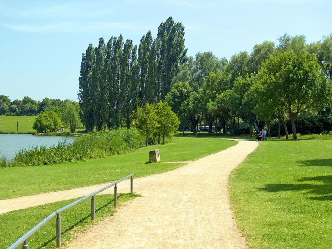 Studio / Chambre Calme Pres De L'Etang St Pierre. أميا المظهر الخارجي الصورة